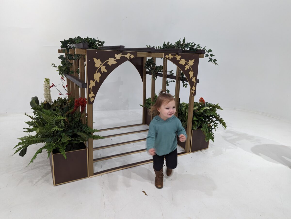 Vine House w/ Modbox Planters - Image 6