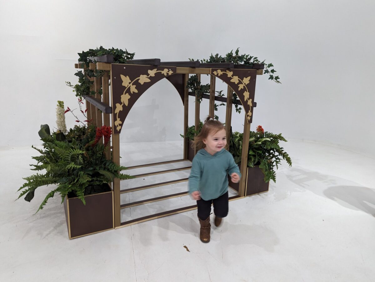 Vine House w/ Modbox Planters - Image 6