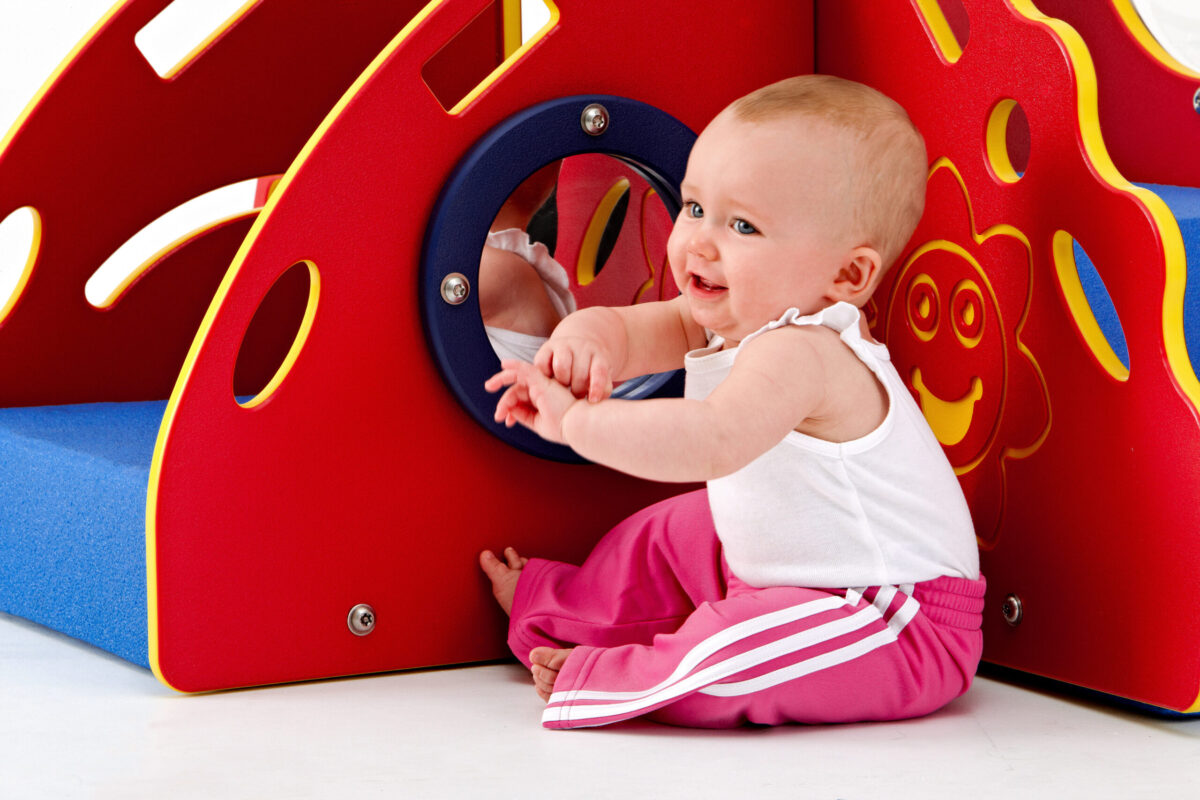 Crawl and Toddle Play Structure - Image 11