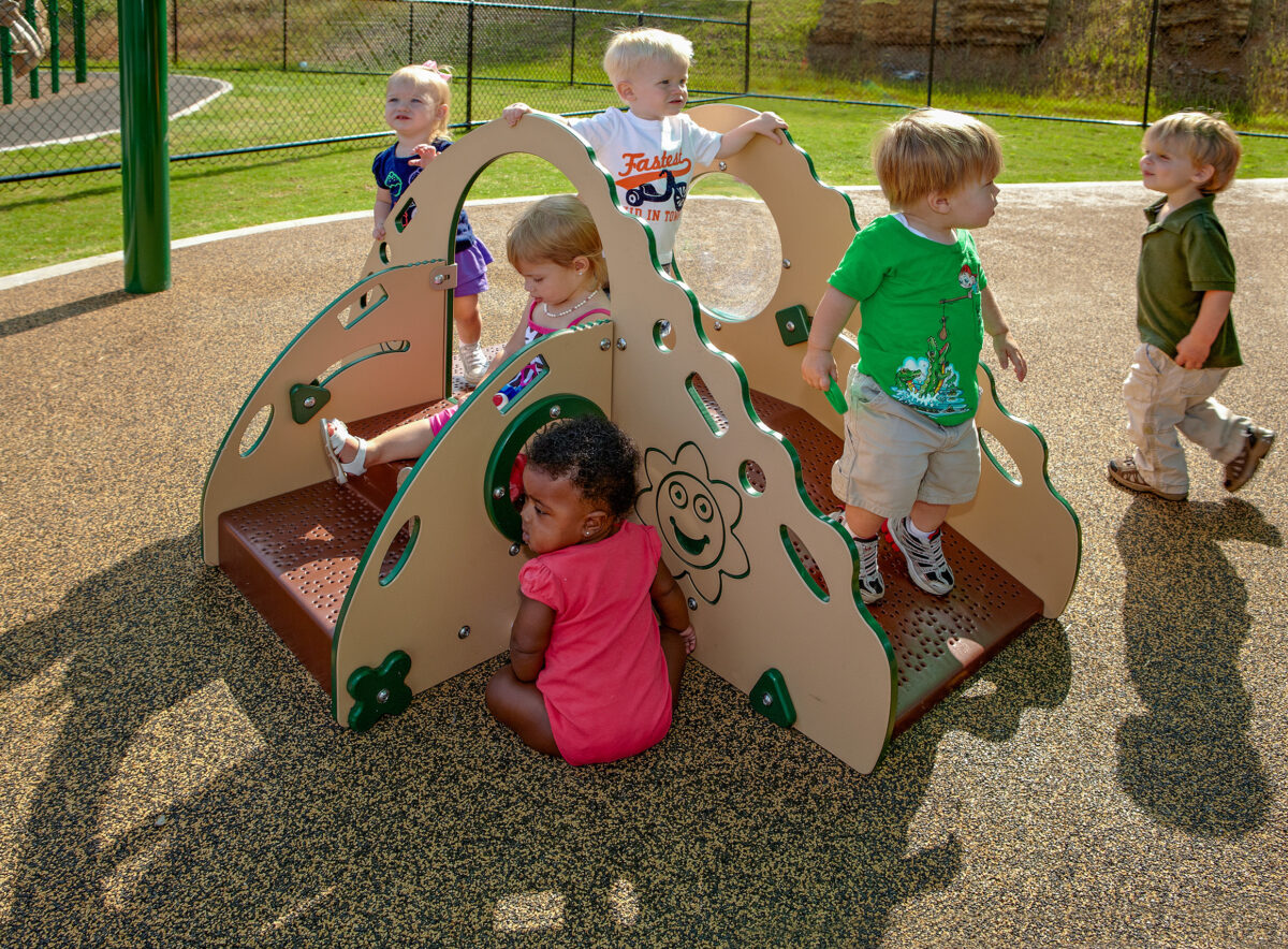 Crawl and Toddle Play Structure - Image 4