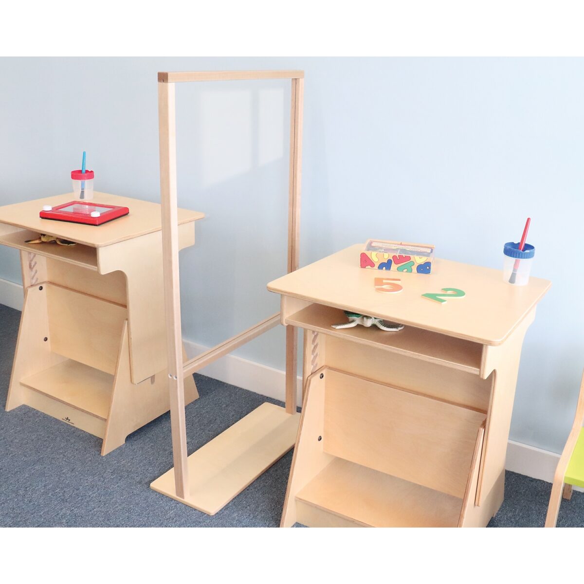 Floor Standing Acrylic Partition 25W - Image 1