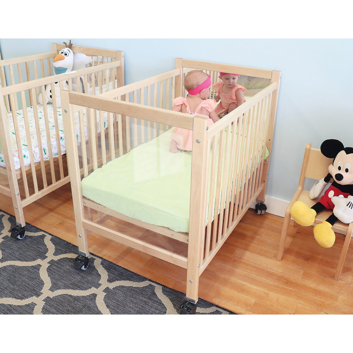 WB9504.1 I-See-Me Infant Crib - Image 1