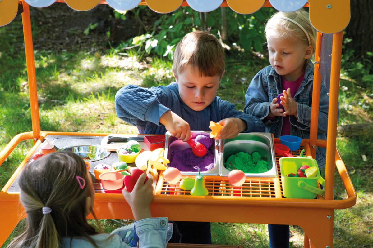 62081-M-emotion_RGB.jpg Roleplay Station "Ice Cream & Shop" - Image 1